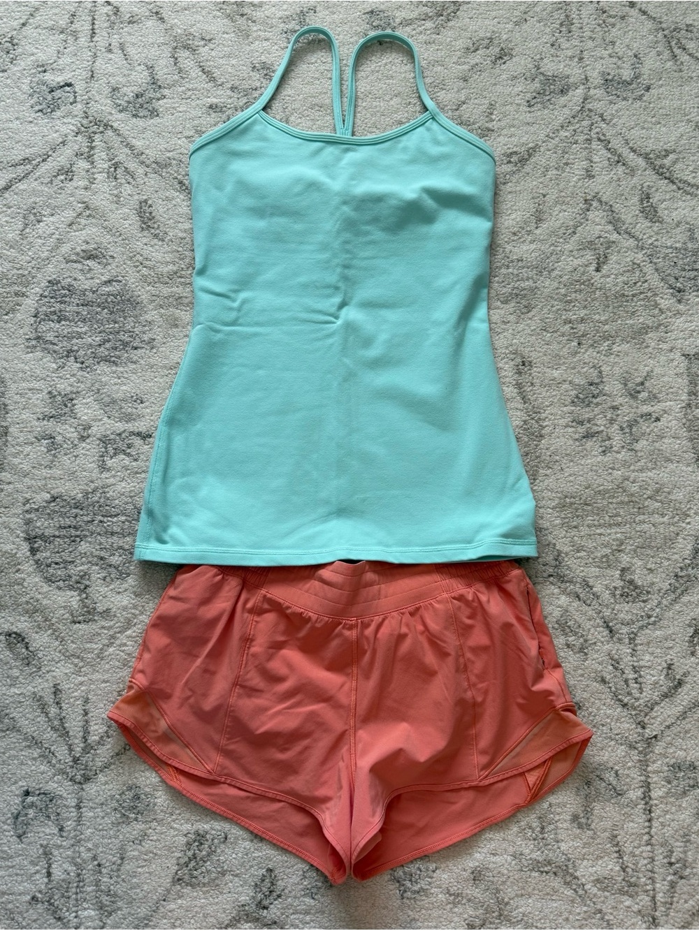 LULULEMON Set - Power Y Tank 6 and Hotty Hot 2.5 Lined Shorts 8